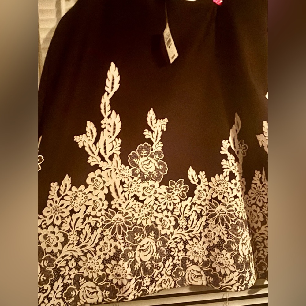 Avenue Black and White Floral Lace Midi A-Line Skirt 22/24 NWT